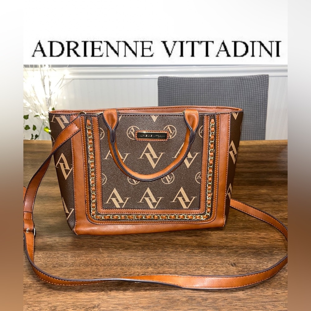 Adrienne Vittadini crossbody/shoulder/hand bag